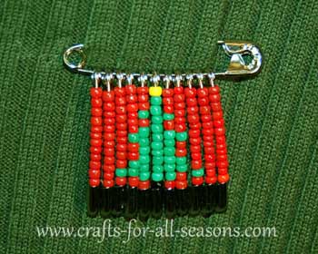 Safety Pin and Seed Bead American Flag - DLTK&apos;s Crafts for Kids