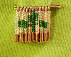 beaded safety pin craft
