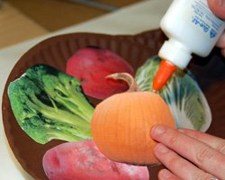 paper plate cornucopia