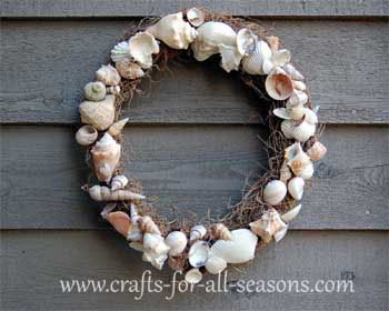 How to Make a Seashell Wreath - FeltMagnet