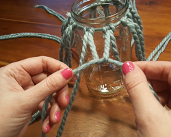 yarn knot mason jar