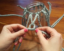 yarn knot mason jar